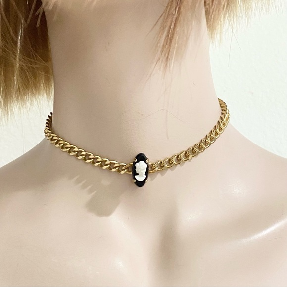 Vintage Unsigned Victorian Lady Cameo Choker Necklace - Picture 3 of 16